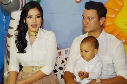 Titi Kamal Bersikap Aneh Ditanya Status Mualaf Christian Sugiono