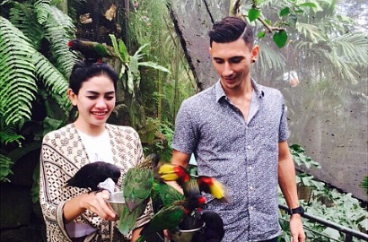 Vincent yang Temani Nikita Mirzani Ternyata Sudah Putus dengan Cinta Laura