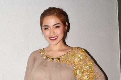 Foto Baru Jessica Iskandar dan Baby El yang Membuat Netter Kasihan