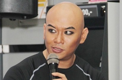 Ditanya Tentang Pernikahan Sesama Jenis, Deddy Corbuzier Ngawur