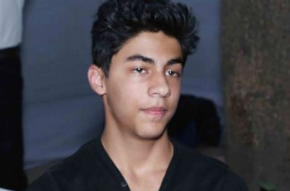 Intip Keakraban Anak Sulung Shahrukh Khan Gendong Si Kecil AbRam