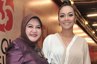 Tunjukkan Dukungan, Emilia Contessa Tinggal di Rumah Denada