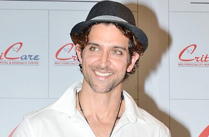 Hrithik Roshan Punya 10 Juta Alasan untuk Tersenyum, Anda Termasuk?
