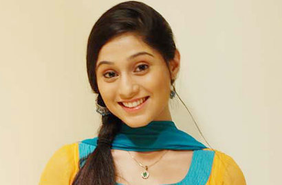 Sebut Indonesia Punya Tempat Spesial, Soumya Seth Bikin Fans Terharu