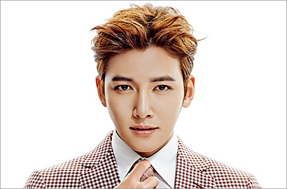 Pose Macho Tanpa Habis Ji Chang Wook di Majalah Hong Kong