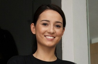 'Surat dari Praha', Film Pertama Julie Estele Yang Syuting di Eropa