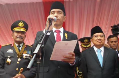 Presiden Jokowi Sambut 16 Jenazah Hercules di Jakarta dengan Penuh Haru