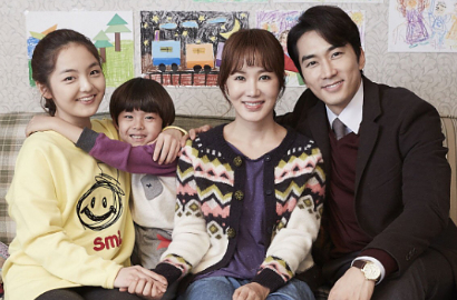 Manisnya Senyum Song Seung Heon Bareng Keluarga di 'Wonderful Nightmare'