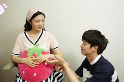 Joy Gugup Akan Tindik Telinga di 'WGM', Sungjae: Pegang Tanganku