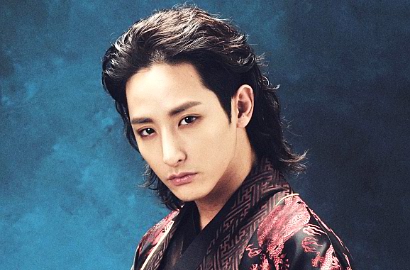 Vampir Seksi, Lee Soo Hyuk Pamer Abs di 'Scholar Walks the Night'