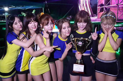 AOA Masuk 5 Besar Chart Album Dunia Billboard untuk Pertama Kali