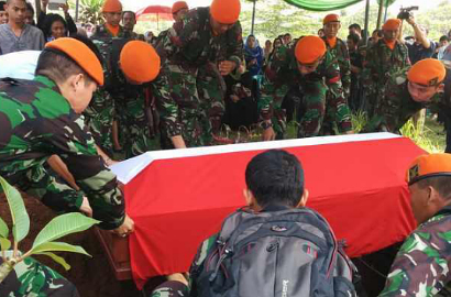 Ayah Letda Bayu Cium Bau Hangus Sebelum Hercules C130 Jatuh