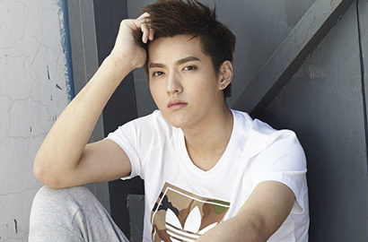 Kris Eks EXO Pamer Foto Bareng Kru 'So Young 2: Turns Out You're Still Here'