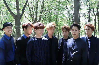 Sungjae Pose Konyol di Foto BTOB Bareng Bintang 'Terminator Genisys'