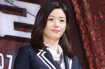Jadi Penembak di 'Assassination', Jun Ji Hyun Pulang Bawa Senapan
