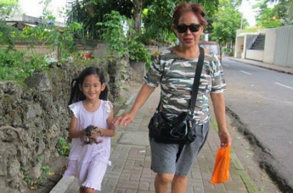 SMS Minta Uang Tebusan 150 Juta, Kakak Tiri Angeline Dicurigai Terlibat