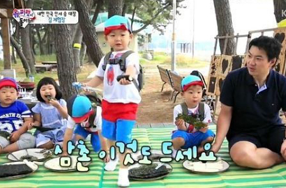 Perhatiannya Triplet Song Il Gook pada Para Kru 'Superman Is Back'