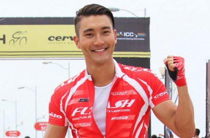 'To the Fore' Rilis Poster Karakter Pembalap Siwon SuJu