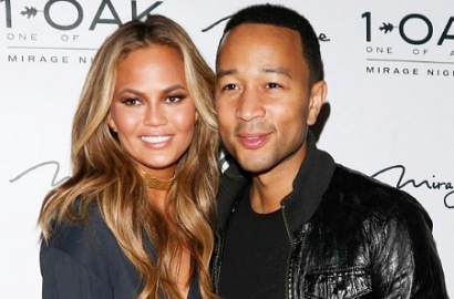 Tak Cuma Justin Bieber, Chrissy Teigen Bagikan Foto Pantat John Legend