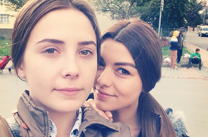 Selin Sezgin dan Gulcin Tuncok 'Elif' Peringatkan Fans Soal Akun Palsu