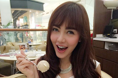 Bikin Video DubSmash, Tangan Bella Shofie Malah Nyasar
