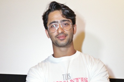 Unggah Foto Sendu Saat Gondrong, Shaheer Sheikh Lagi Galau?