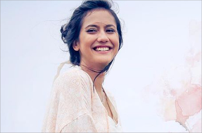 Selfie di Paris, Pevita Pearce dan Jessica Alba Ternyata Bersaudara?