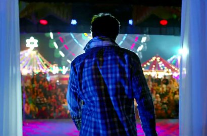 Bikin Iri, Shahrukh Khan Cium Tangan Penggemar di Teaser 'Fan'