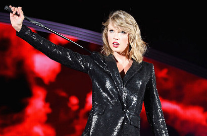 Taylor Swift Alami Masalah dengan Panggung di Konser '1989' Washington
