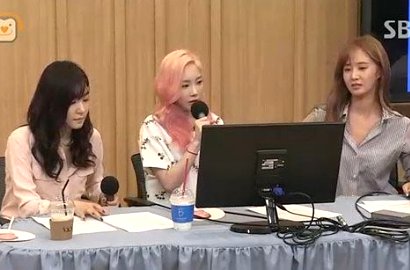 Tiffany-Yuri SNSD 'Rebutan' Memuji Ketampanan Kakak Tae Yeon