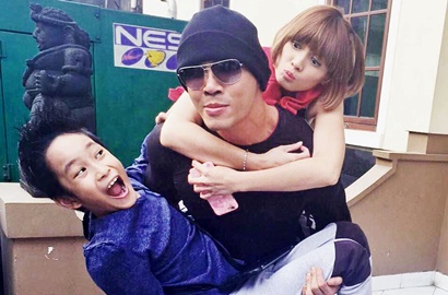 Makin Mesra, Chika Jessica Sebut Deddy Corbuzier 'Papa' dan Azka 'Anak'