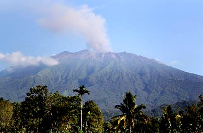 Gunung Raung Erupsi, Sampai Kapan Bandara Juanda Ditutup?