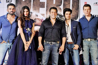 Rilis Trailer Perdana Film 'Hero', Salman Khan Berurai Air Mata