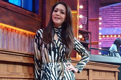 Akrabnya Maia Estianty Berpose dengan Kekasih El, Marsha Aruan