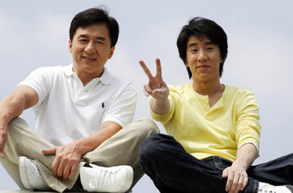 Jackie Chan Cemaskan Anaknya yang Baru Bebas dari Penjara