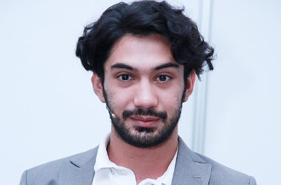 Reza Rahadian Berjuang Jadi Sosok Temperamental di '3 Srikandi'