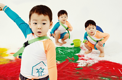 Imutnya Dae Han, Min Guk dan Man Se 'Superman Is Back' Jadi Perempuan