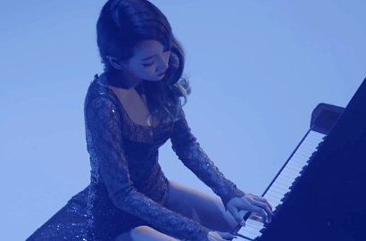Yenny Jadi Sosok Pianis Elegan di Teaser MV Comeback Wonder Girls