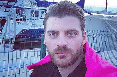 Perut Six Pack Ilker Gursoy 'Melih' Elif Sukses Bikin Fans Meleleh