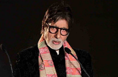 Amitabh Bachchan Bangga dengan Bakat Musik dan Kecantikan Cucunya