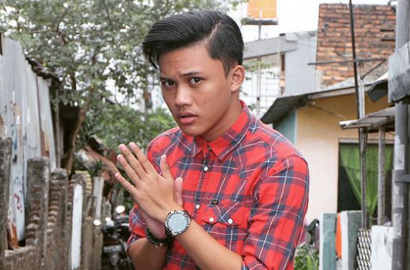 Ikuti Jejak Ayah, Rizky Febian Terbebani Nama Besar Sule