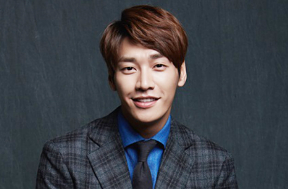 Kim Young Kwang Tampil Kusam di Foto Karakter Serial 'D-Day'
