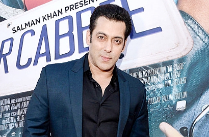 Takut Kalah dari 'Raees' Shahrukh Khan, Salman Khan Tunda Perilisan 'Sultan'?