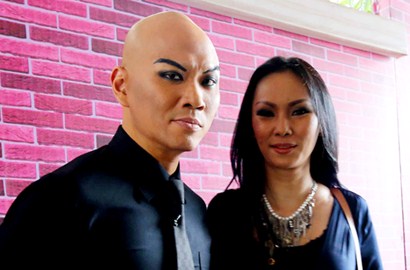 Deddy Corbuzier dan Kalina Damprat 'Pesbukers', Kenapa?