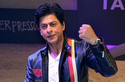 Lucunya Si Kecil AbRam Tiru Pose Khas Shahrukh Khan