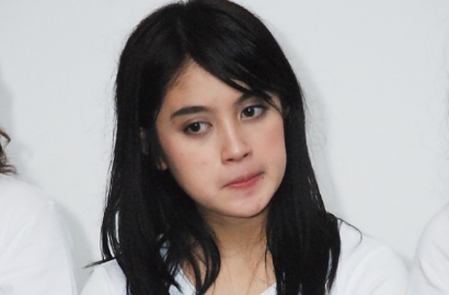 Cantiknya Nabilah JKT48 Bersih-Bersih Piano di Foto 'Sunshine Becomes You'