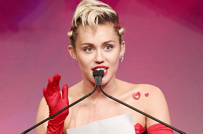 Foto di Studio Bareng Produser, Miley Cyrus Giat Garap Album