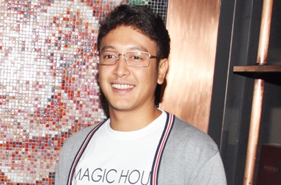 Demi 'Magic Hour', Dimas Anggara Rela Daki Kawah Ijen Tengah Malam