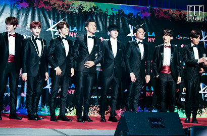 Bikin Nostalgia, SuJu Bawakan Lagu Debut 'Twins (Knock Out)' di KCON 2015