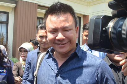 Jerry Aurum Bungkam Soal Sidang Cerai dengan Denada, Pengacara Buka Suara